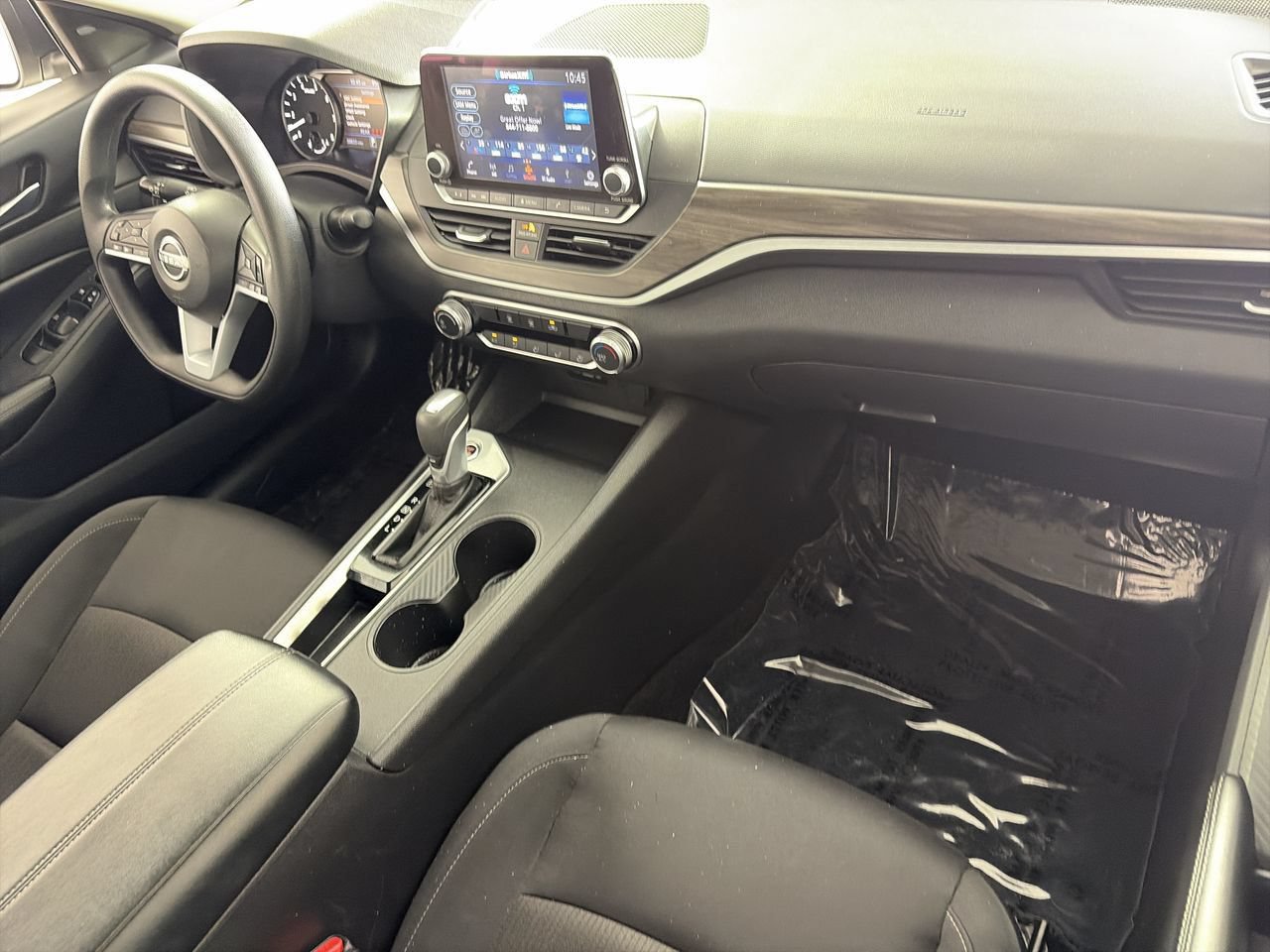 Used 2025 Nissan Altima 2.5 SV FWD image 25