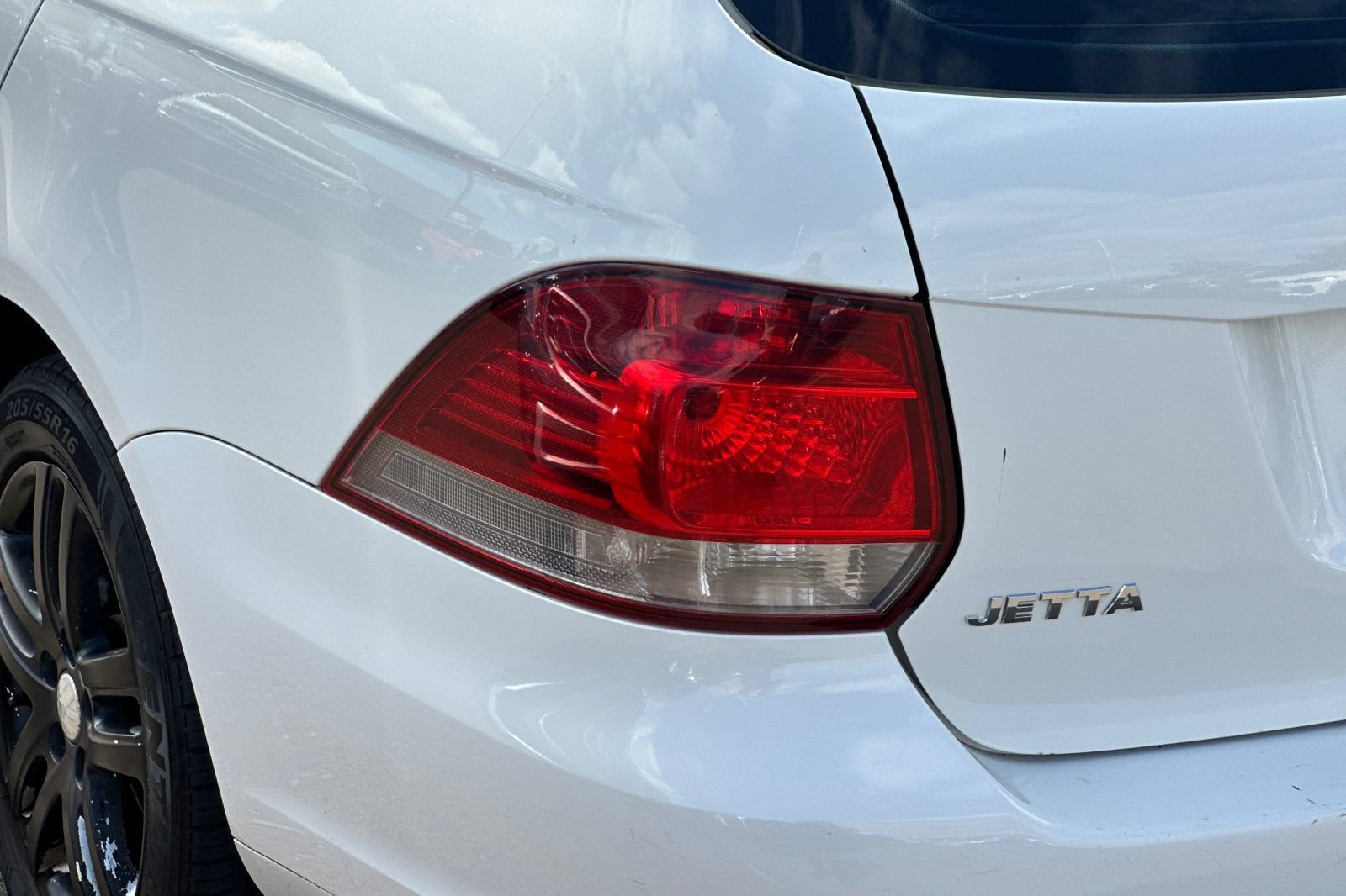 Used 2011 Volkswagen Jetta TDI FWD image 25