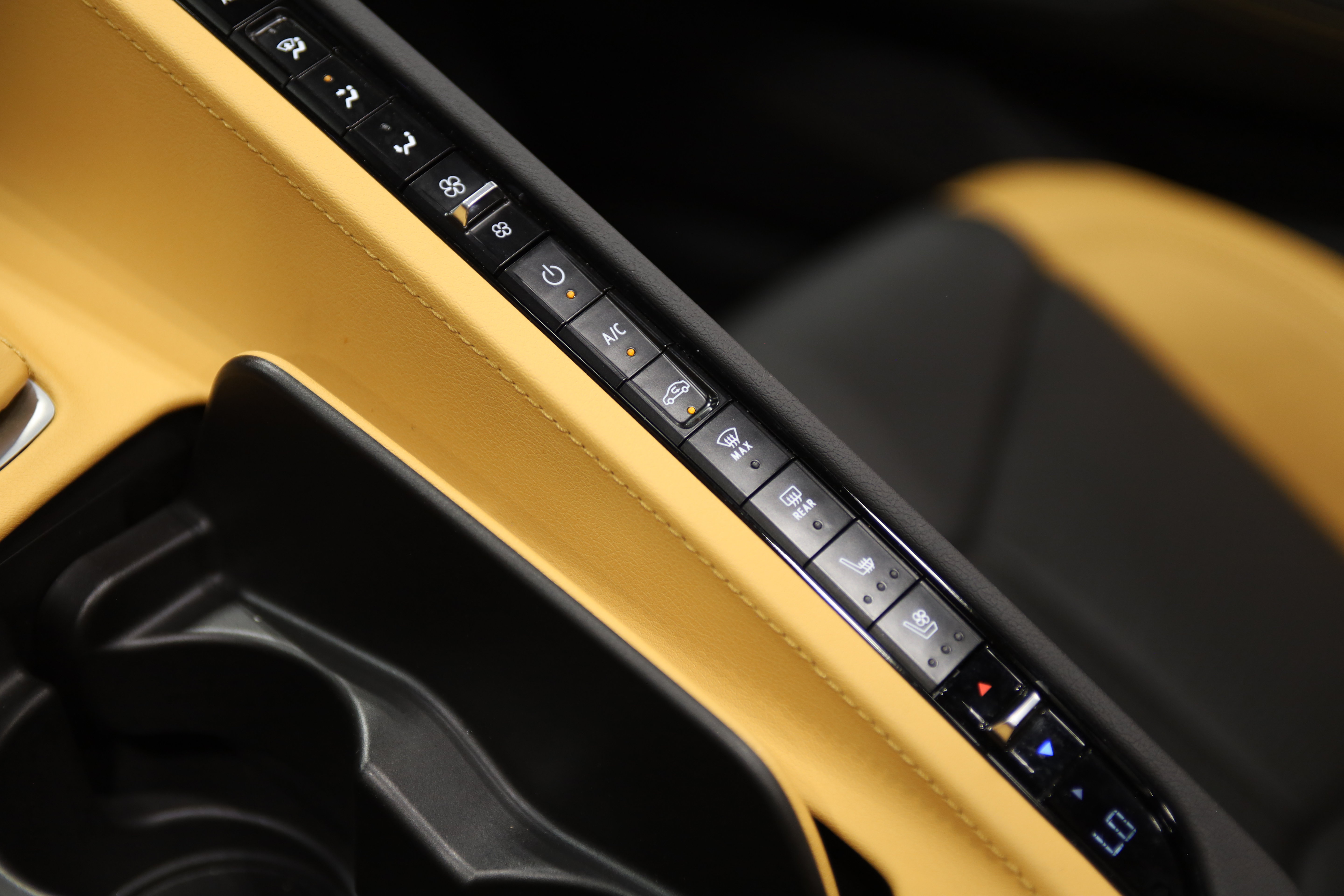 Used 2023 Chevrolet Corvette Stingray Preferred Conv w/ Z51 Performance Package RWD image 31