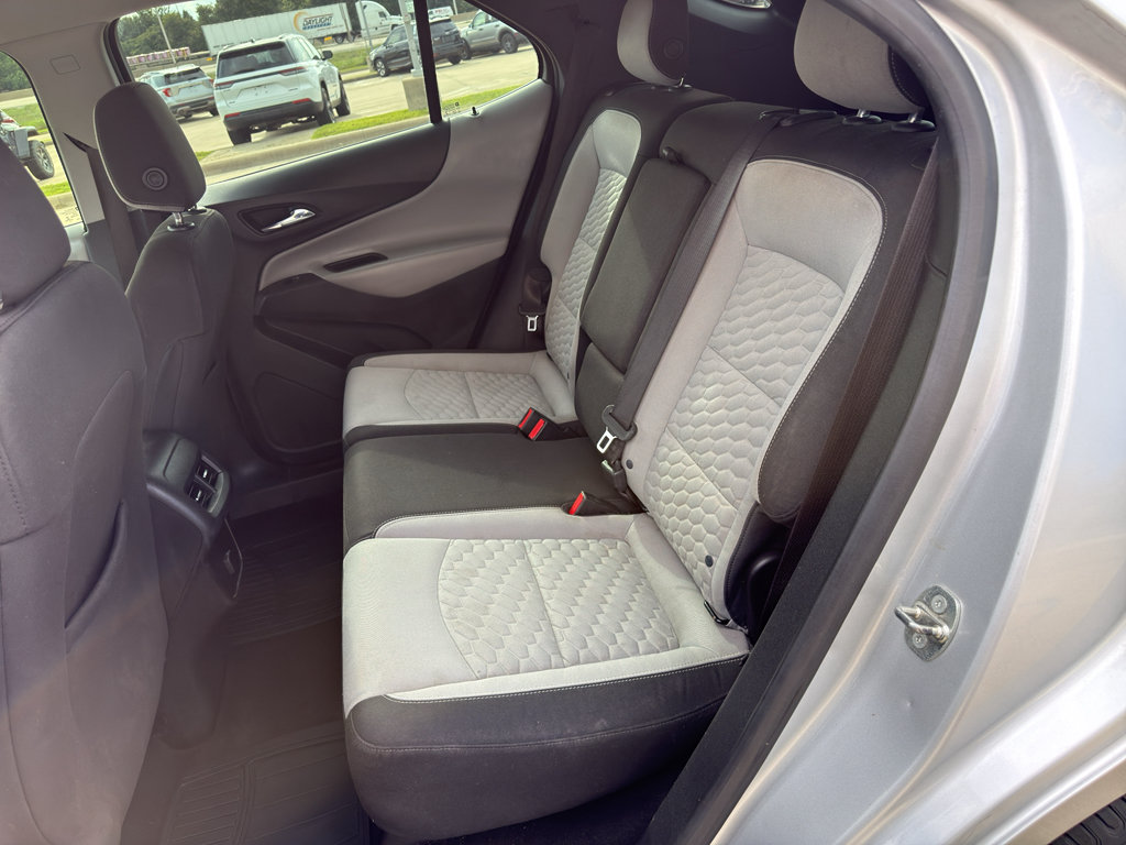 Used 2018 Chevrolet Equinox LS FWD image 12