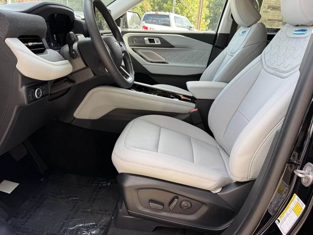 New 2026 Ford Explorer Platinum w/ LUX Leather Package AWD/4WD image 20