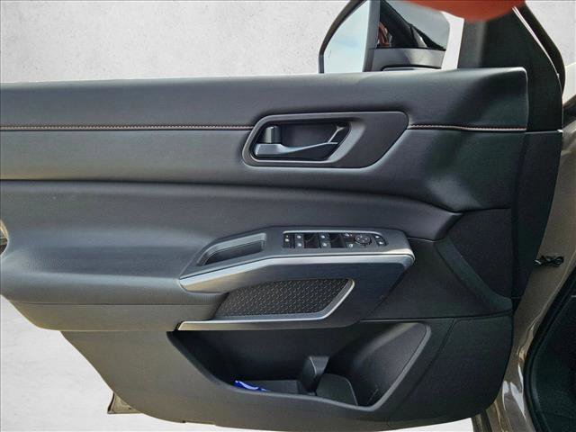 Used 2024 Nissan Pathfinder Rock Creek image 9