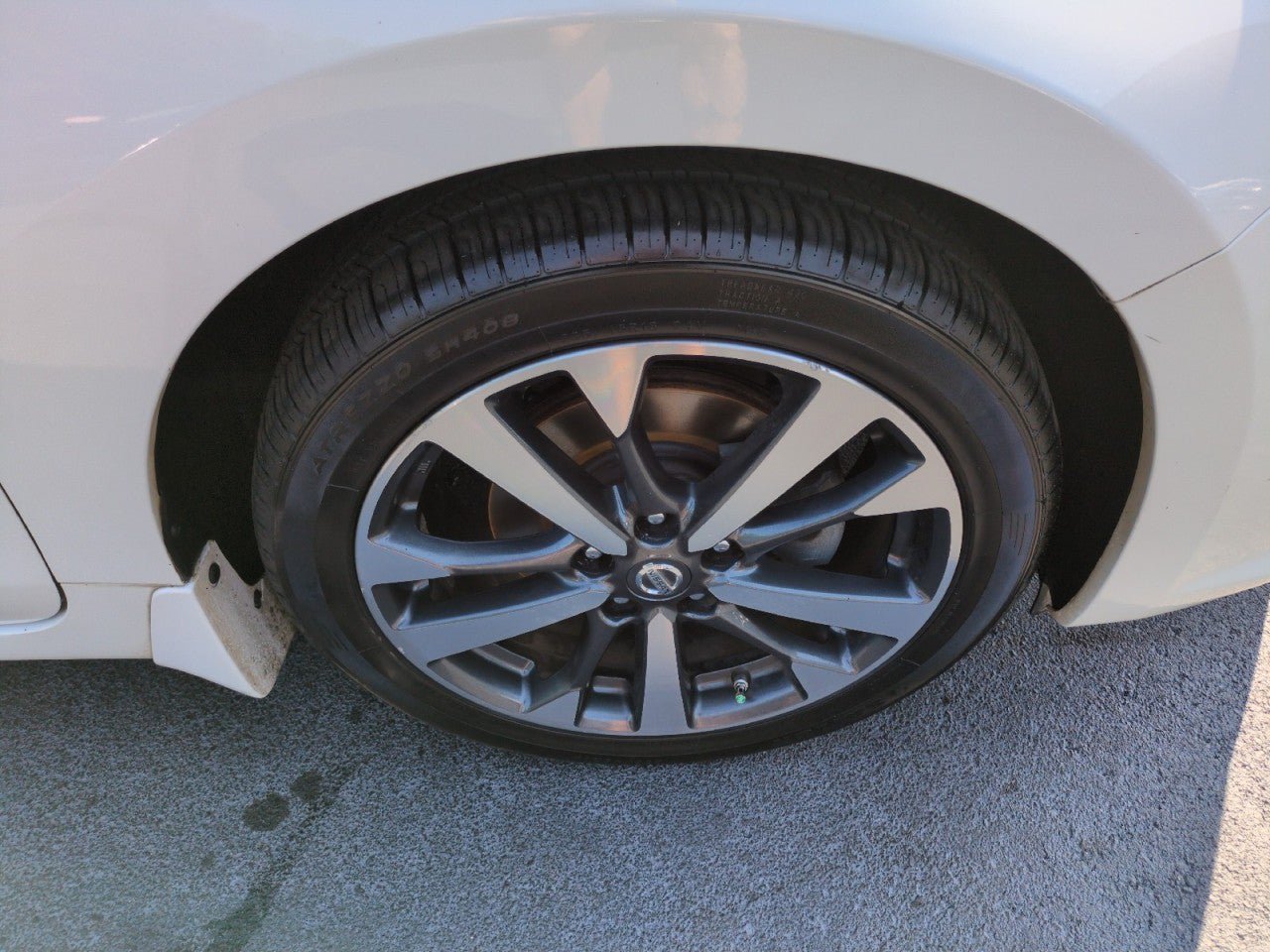 Used 2016 Nissan Altima 2.5 SR w/ LED Appearance Package FWD image 9
