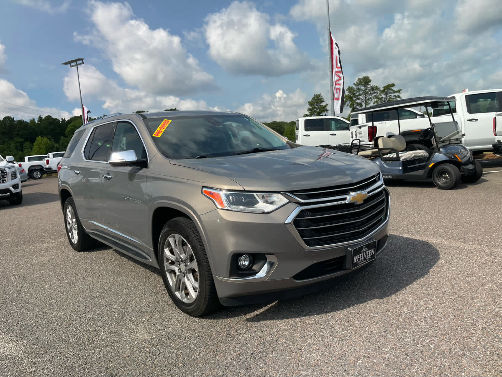 Used 2019 Chevrolet Traverse Premier w/ Driver Confidence II Package FWD image 3