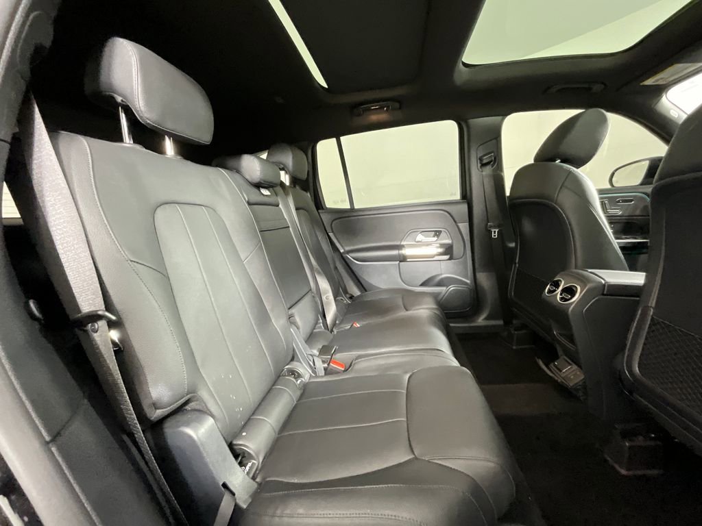 Used 2022 Mercedes-Benz GLB 250 image 26