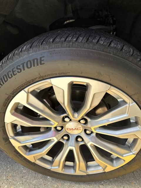 Used 2024 GMC Yukon Denali RWD image 13