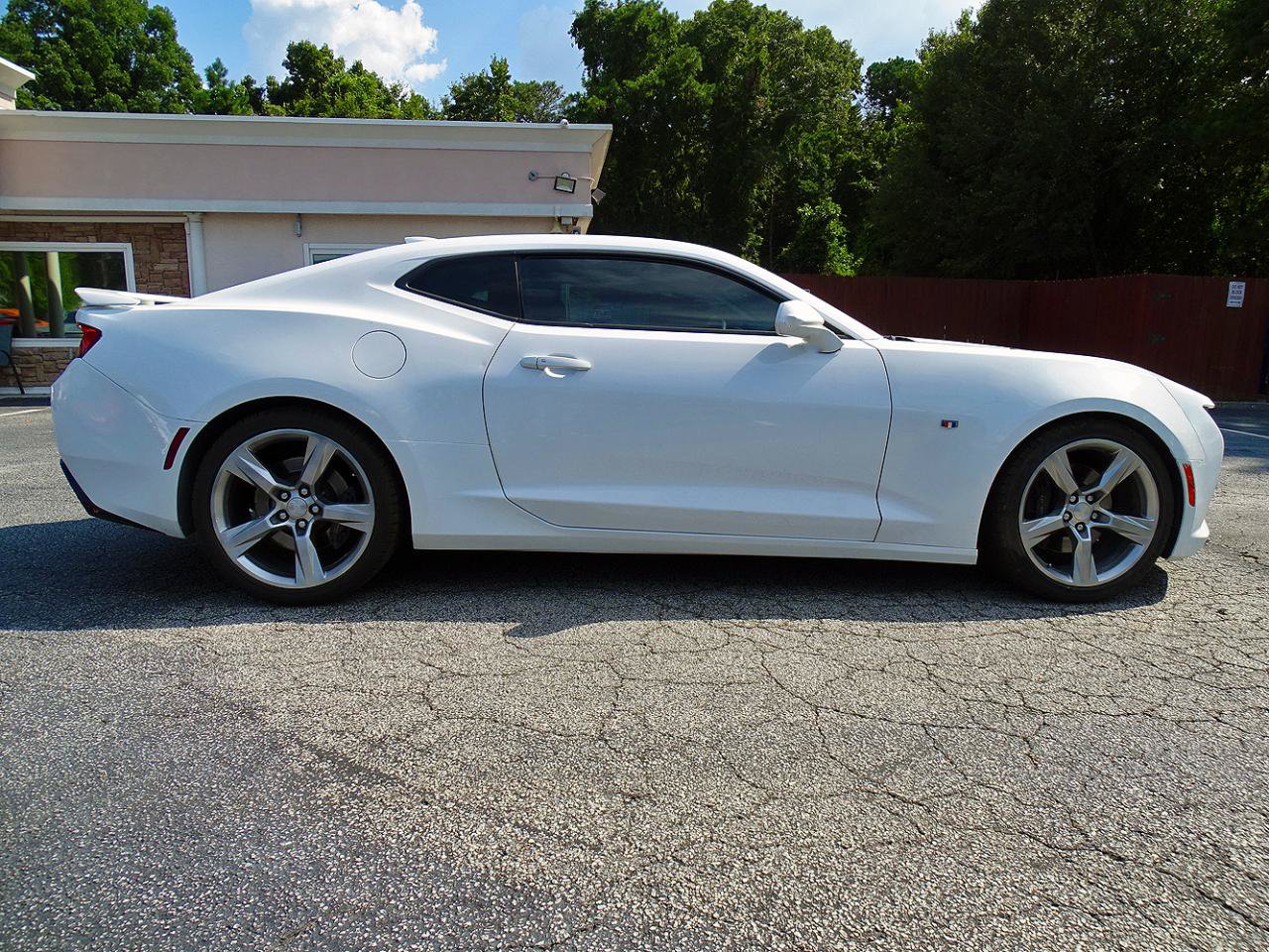 Used 2017 Chevrolet Camaro SS RWD image 9