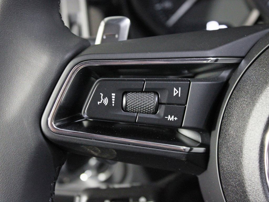 Certified 2025 Porsche Macan image 23