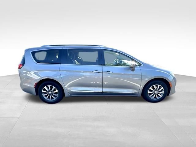 Used 2020 Chrysler Pacifica Limited w/ Advanced Safetytec Group FWD image 10