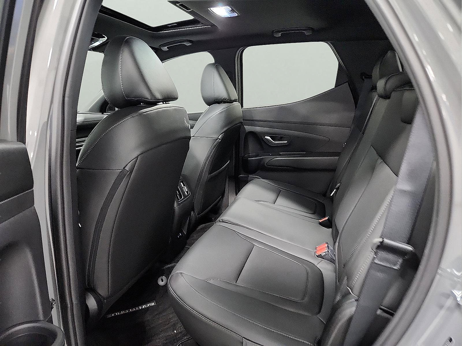 Used 2026 Hyundai Santa Cruz SEL FWD image 6