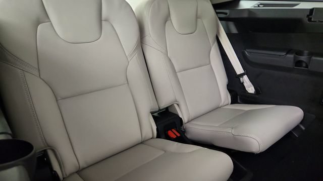 New 2026 Volvo XC90 T8 Ultra w/ Protection Package Premier AWD/4WD image 35