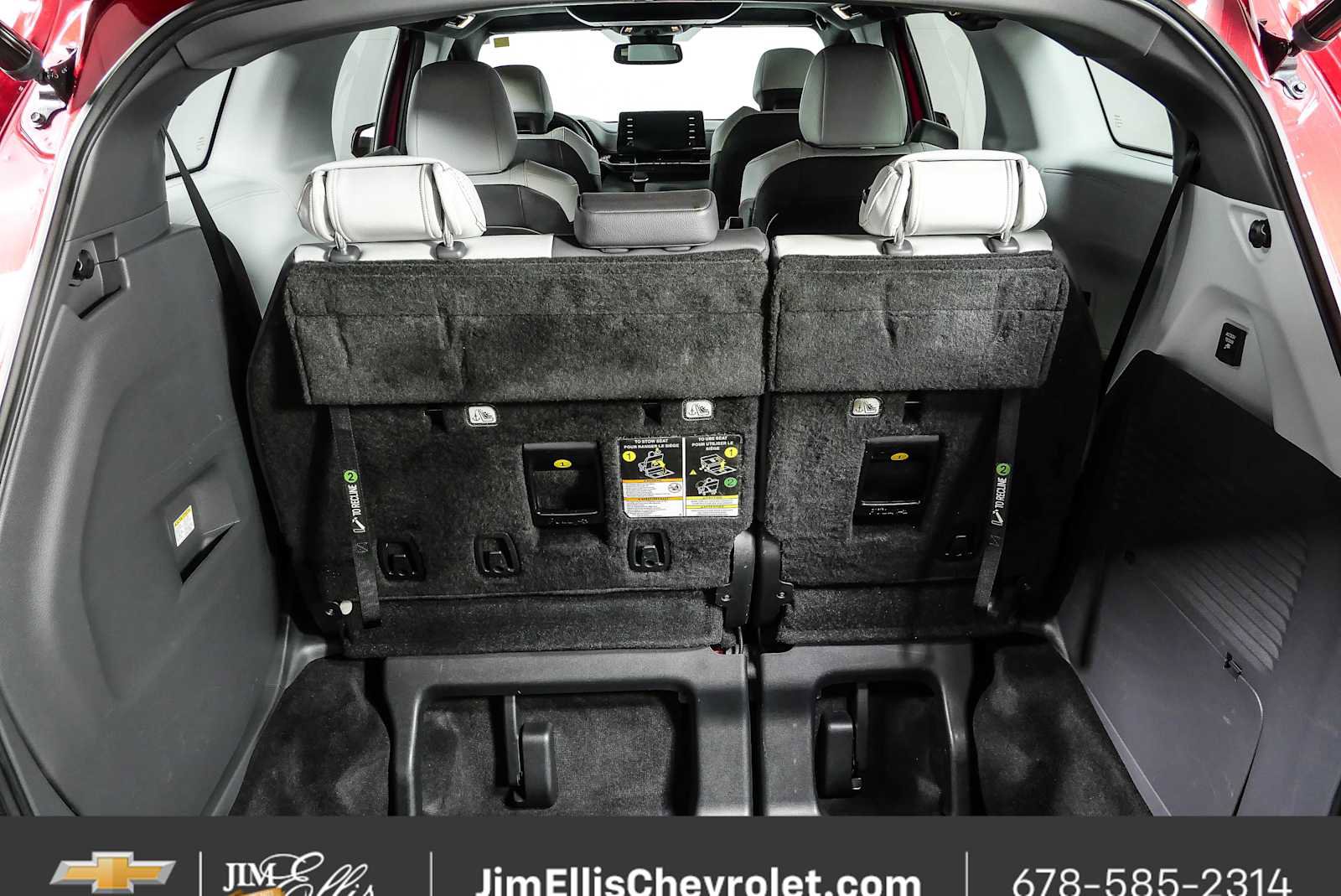 Used 2021 Toyota Sienna XSE w/ XSE Plus Package FWD image 32