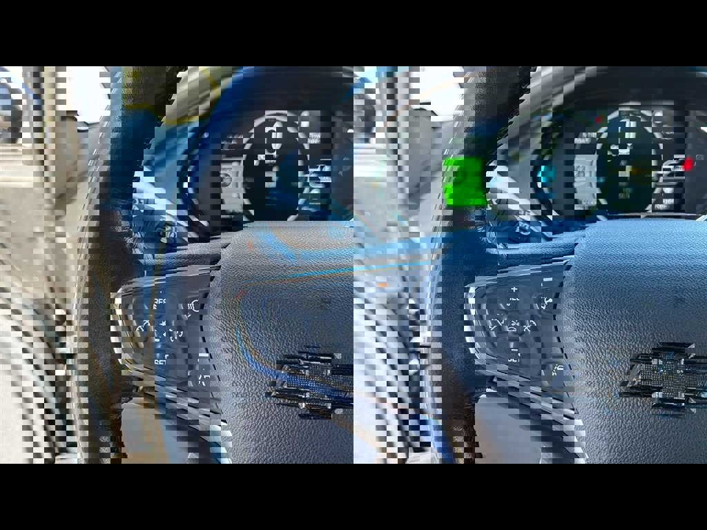 Used 2021 Chevrolet Bolt Premier w/ Infotainment Package image 13