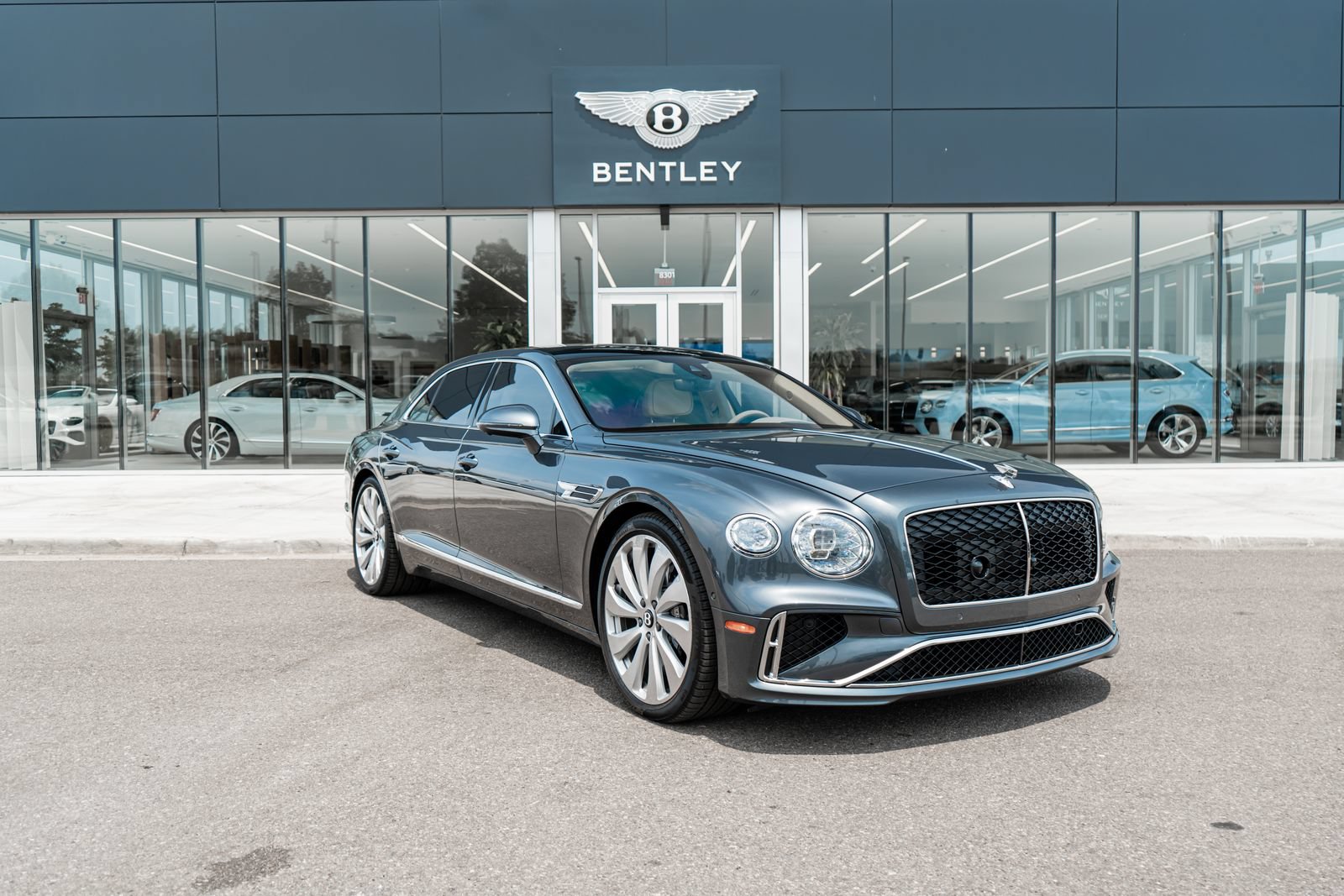Certified 2026 Bentley Flying Spur Plug-In Hybrid AWD/4WD image 17