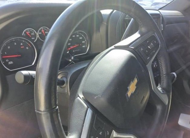 Used 2022 Chevrolet Silverado 2500 LT w/ Convenience Package image 5