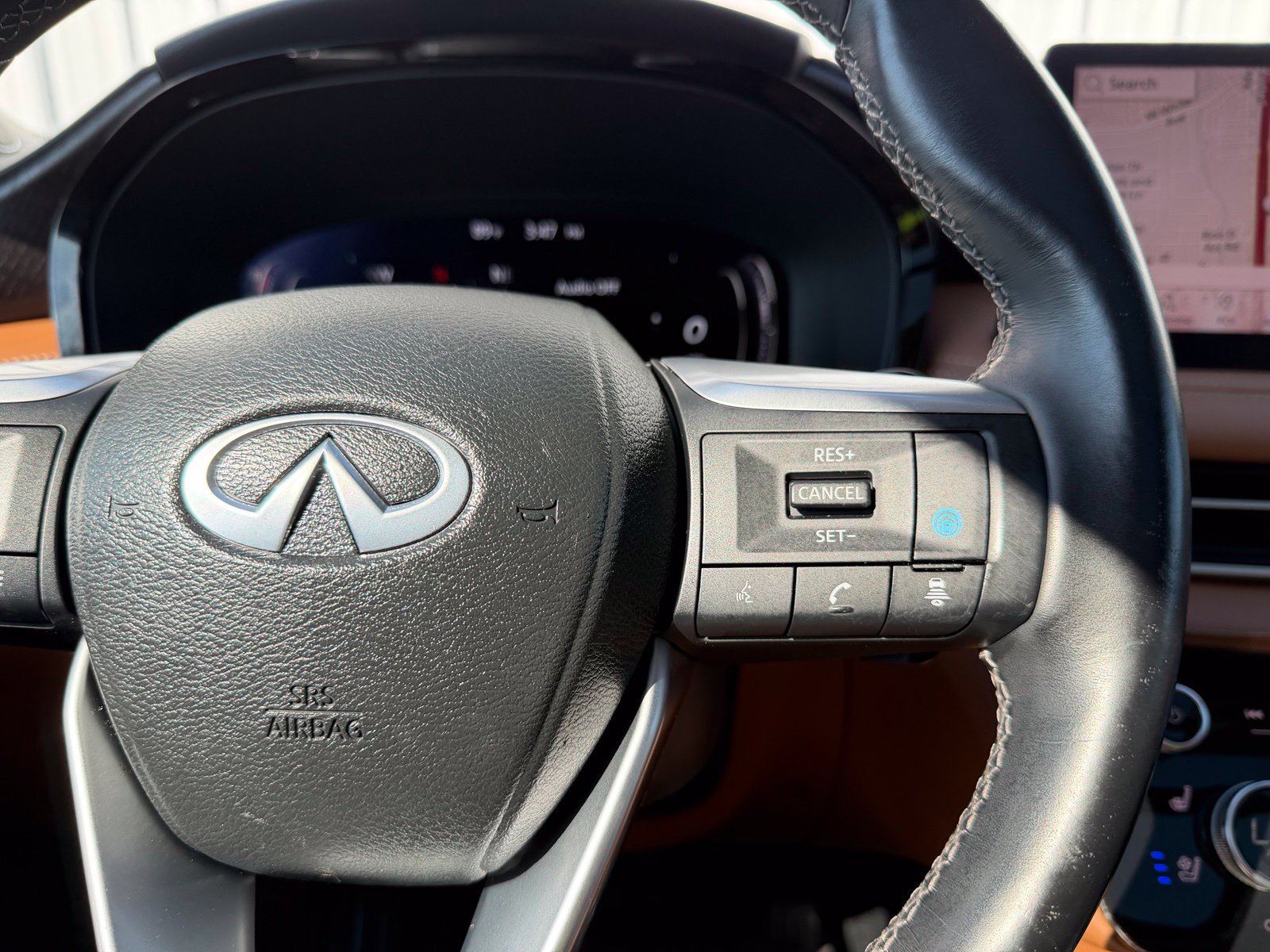 Used 2023 INFINITI QX60 Sensory AWD/4WD image 16
