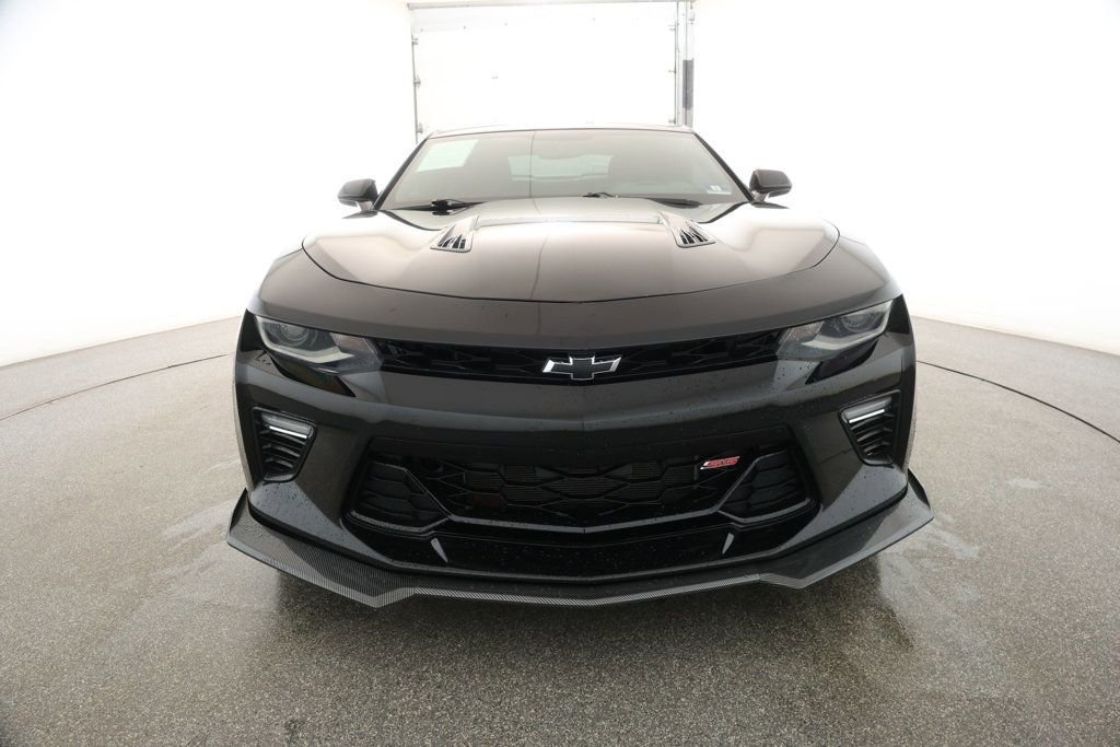 Used 2018 Chevrolet Camaro SS w/ LPO, Ground Effects Package image 2
