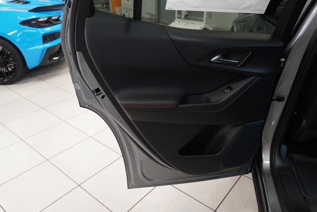 New 2027 Chevrolet Equinox RS w/ LPO, Floor Liner Package FWD image 19
