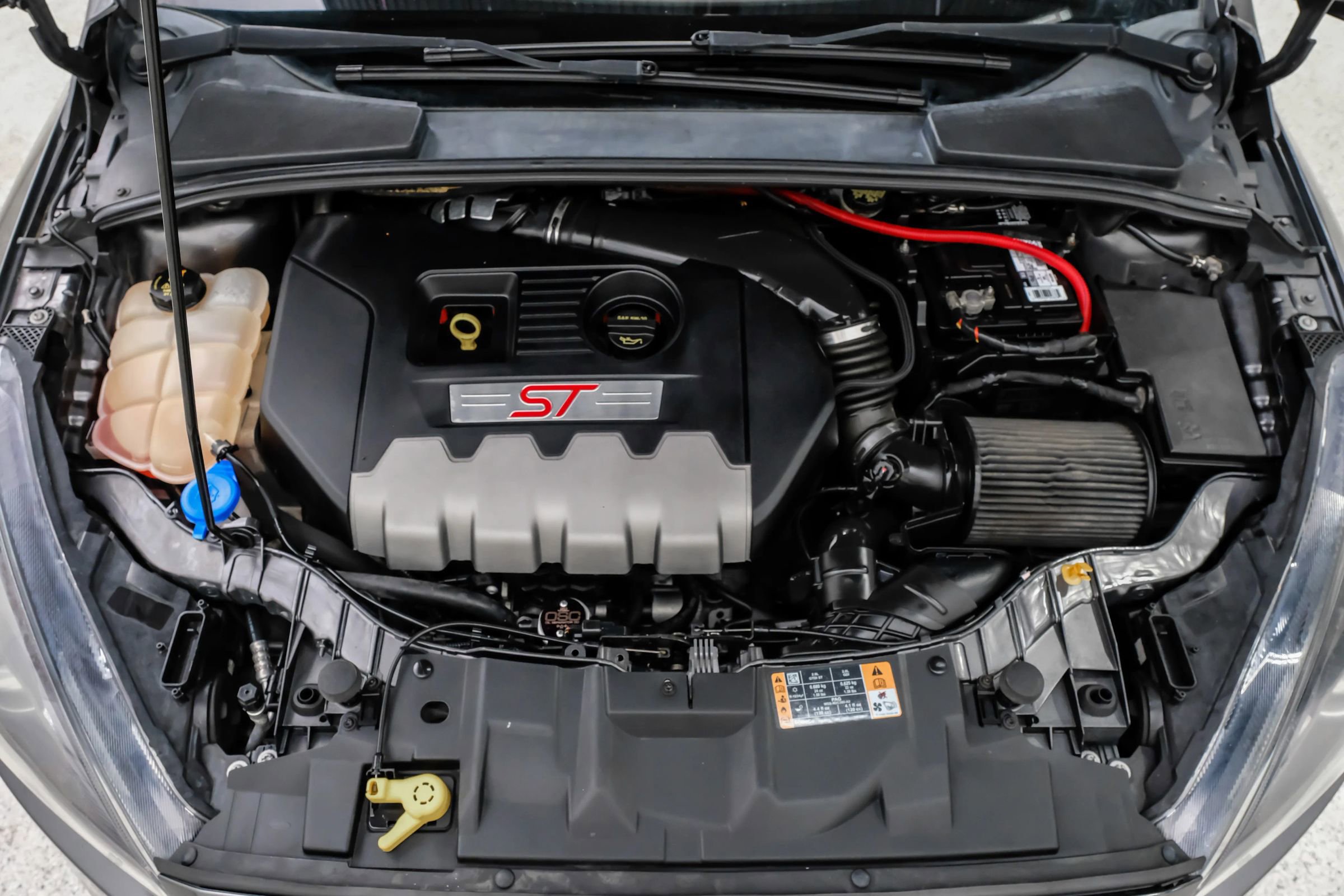 Used 2018 Ford Focus ST w/ Equipment Group 402A FWD image 61