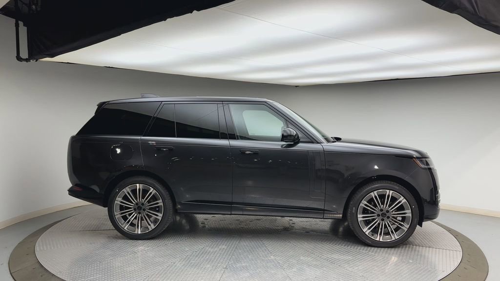 New 2026 Land Rover Range Rover SE image 9