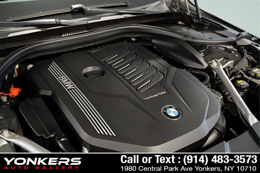 Used 2020 BMW 740i w/ M Sport Package RWD image 36