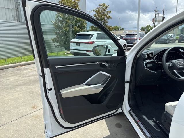 New 2025 Audi Q3 2.0T Premium image 22