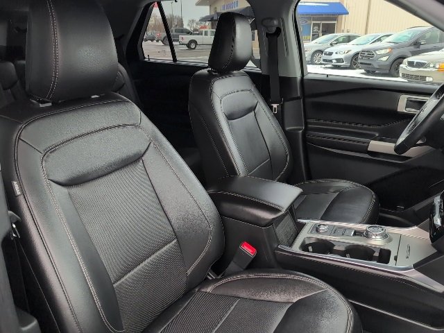 Used 2022 Ford Explorer Limited w/ Equipment Group 301A image 34