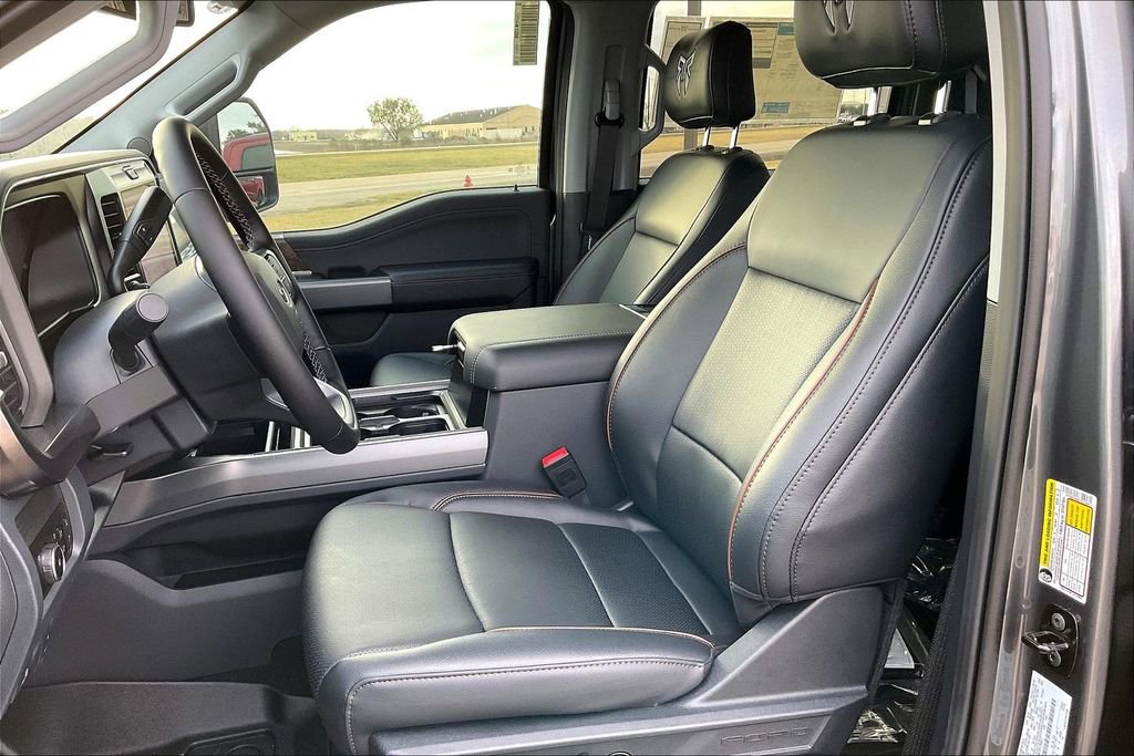 New 2026 Ford F250 Lariat w/ Black Appearance Package image 7