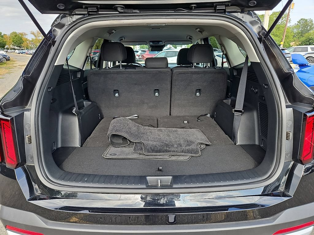Certified 2026 Kia Sorento LX FWD image 30