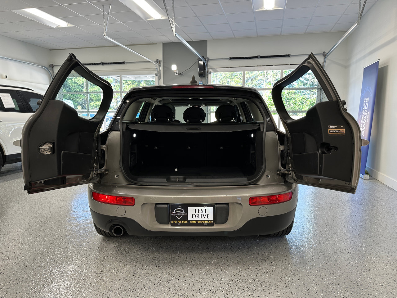 Used 2016 MINI Cooper Clubman image 23