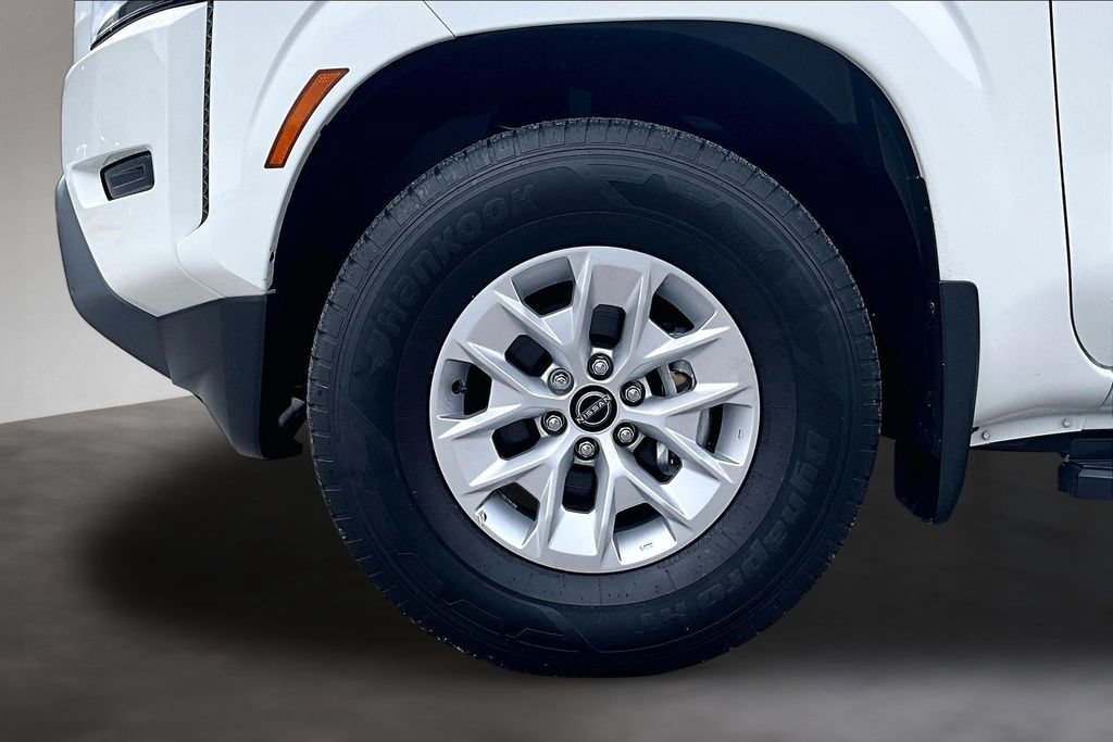 Used 2024 Nissan Frontier SV RWD image 33