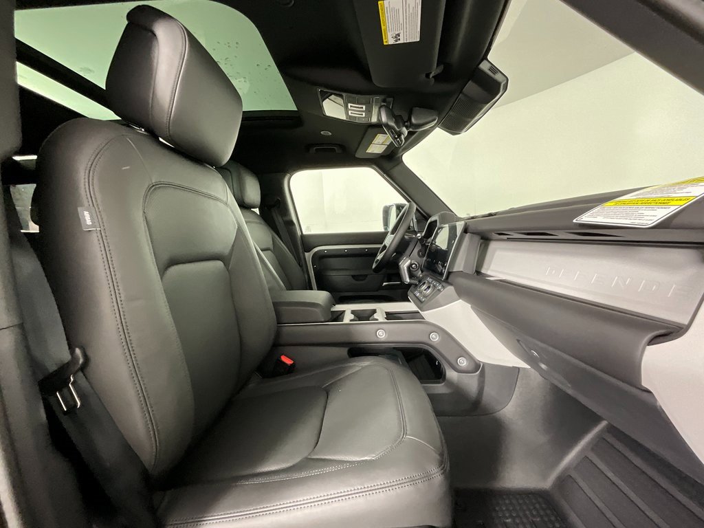 New 2026 Land Rover Defender 110 X-Dynamic SE image 3