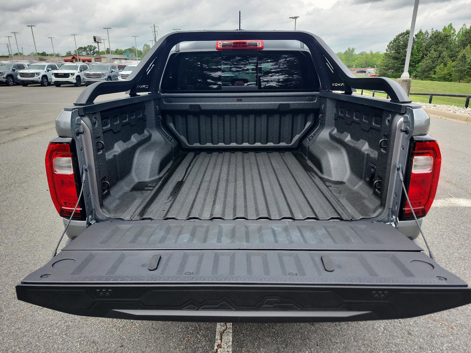 Certified 2025 GMC Canyon AT4 w/ Nightfall Edition AWD/4WD image 9