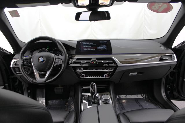 Used 2018 BMW 530e xDrive AWD/4WD image 32