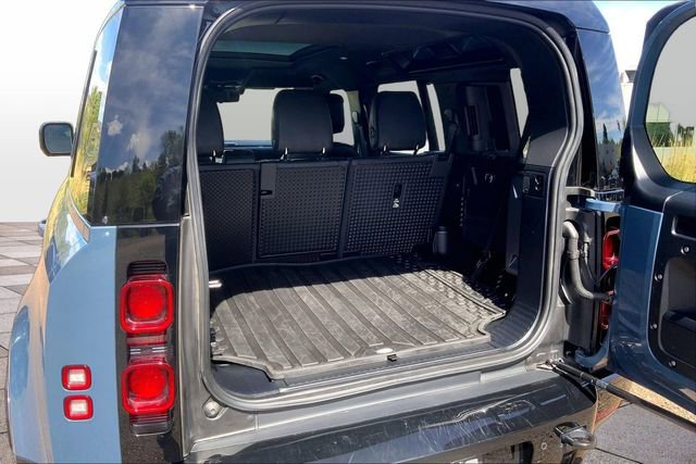 Used 2025 Land Rover Defender 110 X-Dynamic SE image 20