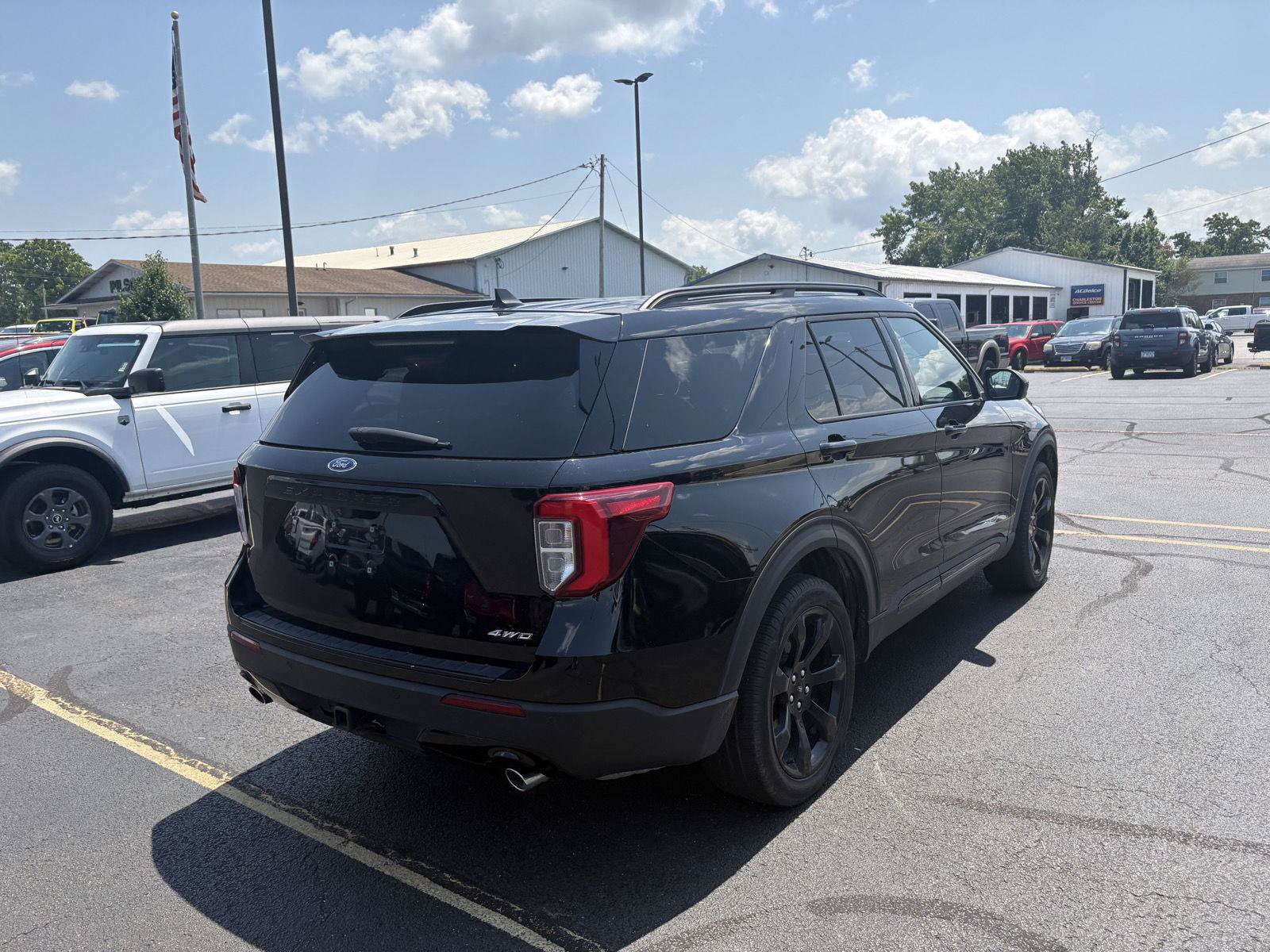 Used 2023 Ford Explorer ST-Line w/ Class IV Trailer Tow Package AWD/4WD image 29