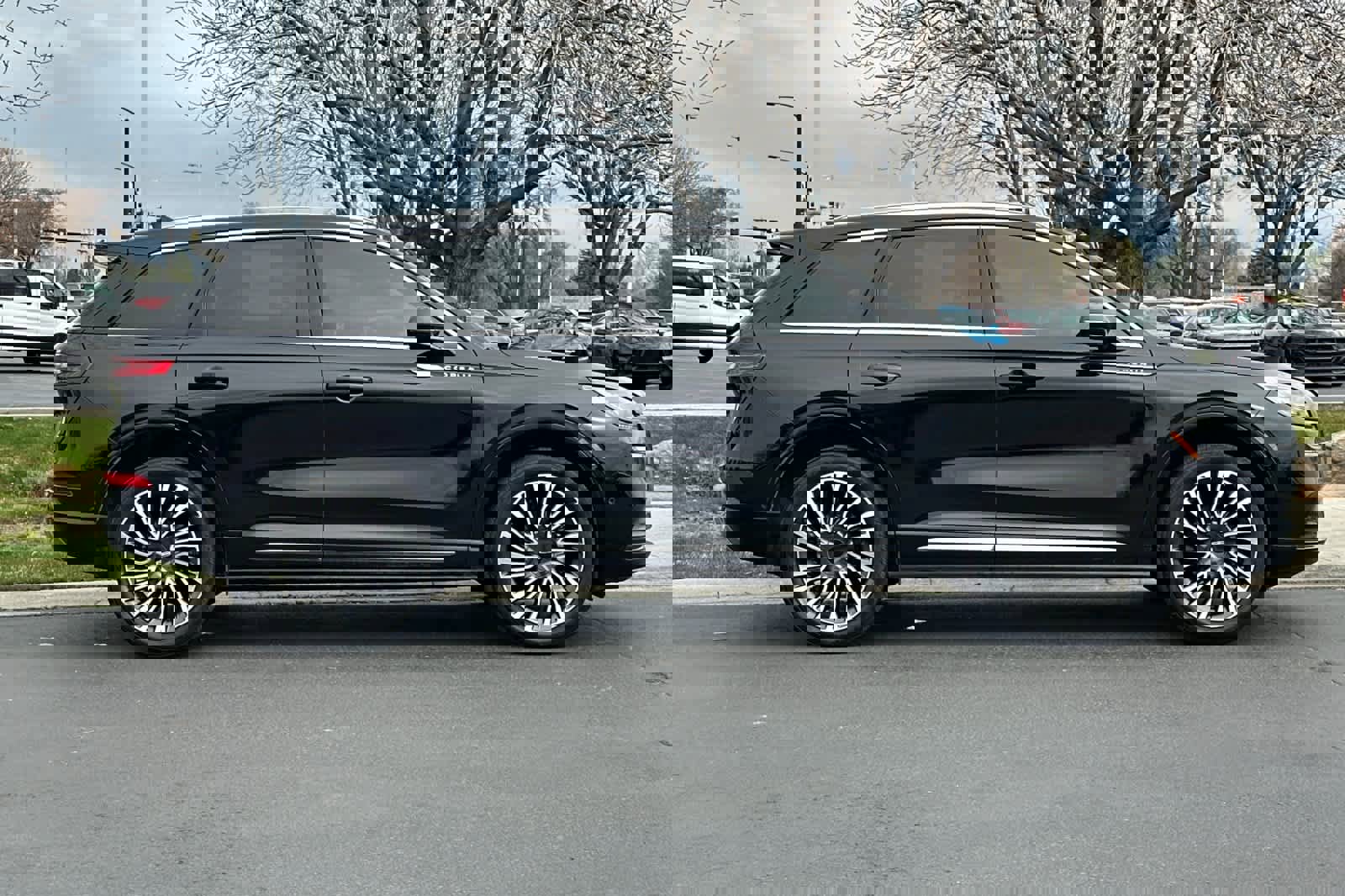 Certified 2022 Lincoln Corsair Reserve w/ Equipment Group 201A image 8