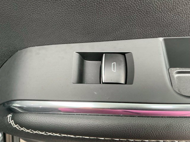 Used 2025 GMC Acadia Denali w/ Super Cruise Package FWD image 26