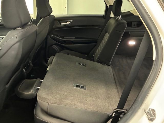 Used 2020 Ford Edge SE image 29