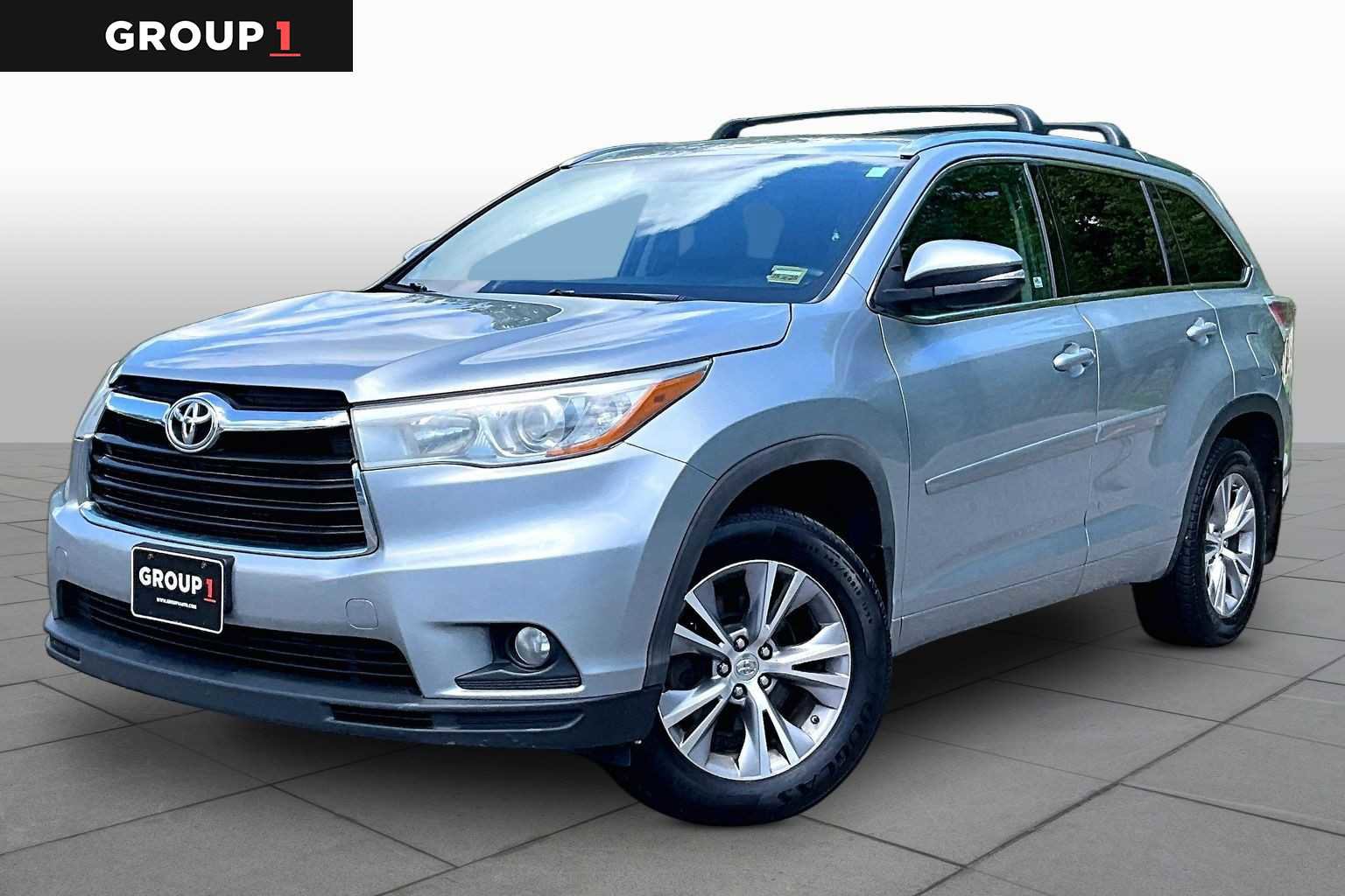 Used 2015 Toyota Highlander XLE AWD/4WD video 1