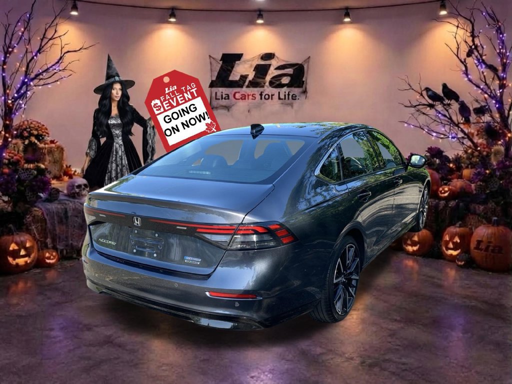 Used 2023 Honda Accord Touring image 3