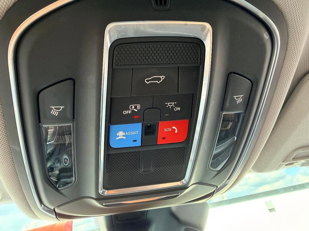 Used 2021 Jeep Grand Cherokee L Limited RWD image 15