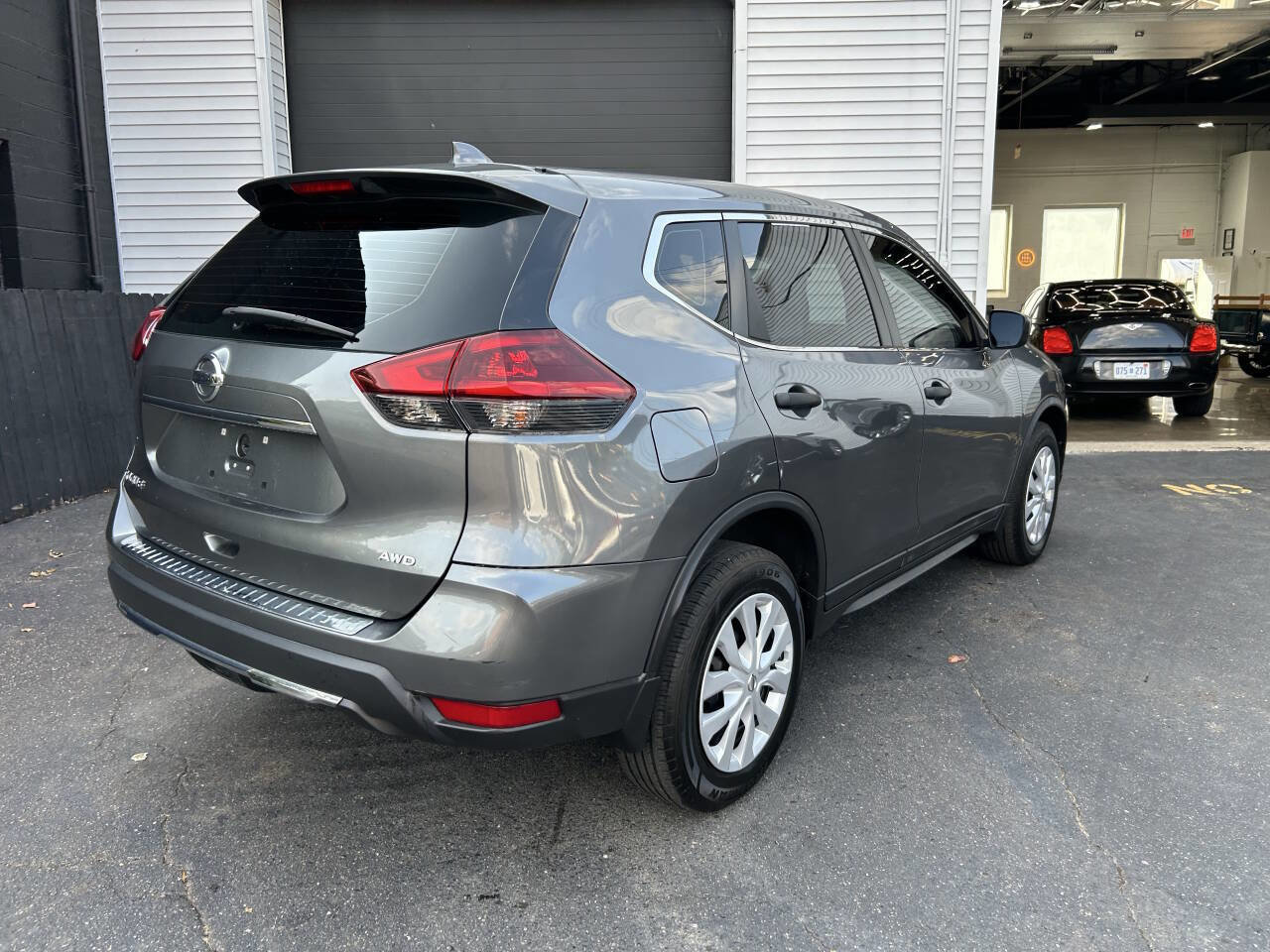 Used 2018 Nissan Rogue S image 8