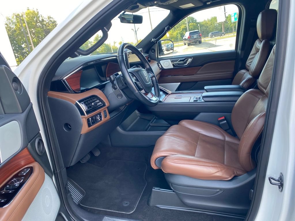 Used 2024 Lincoln Navigator L Reserve AWD/4WD image 8