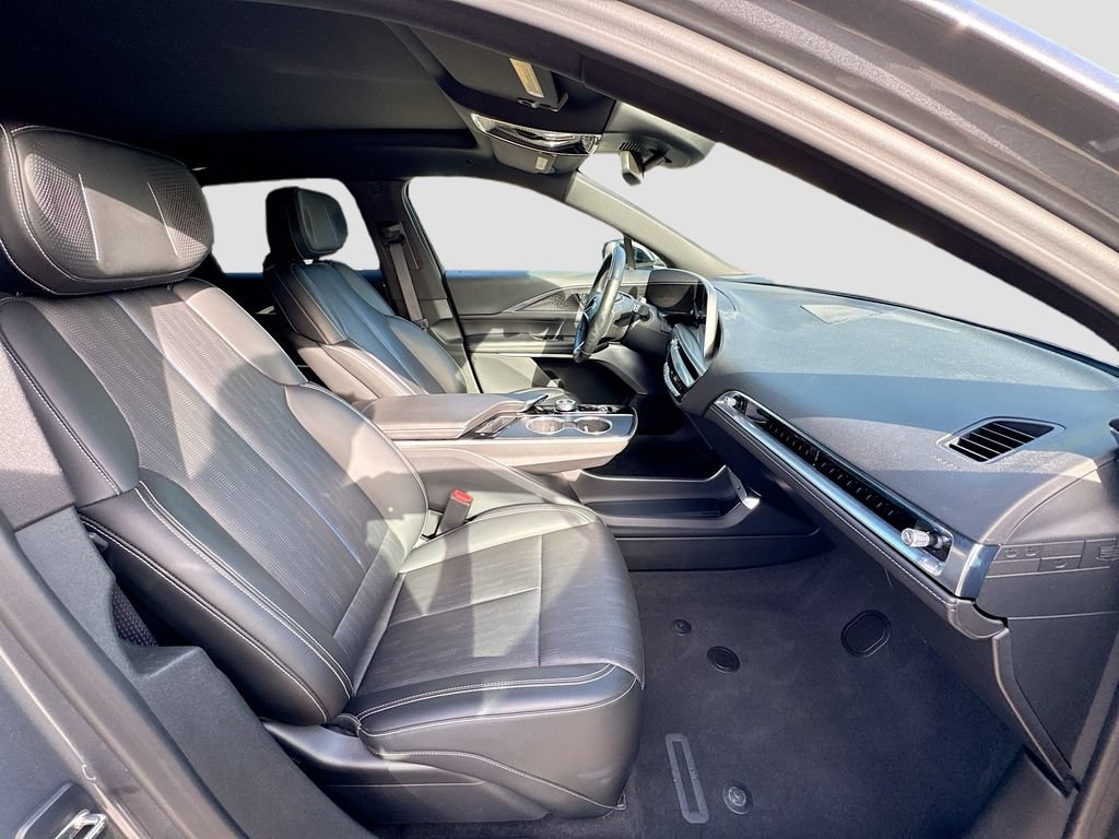 Used 2023 Cadillac Lyriq AWD image 31