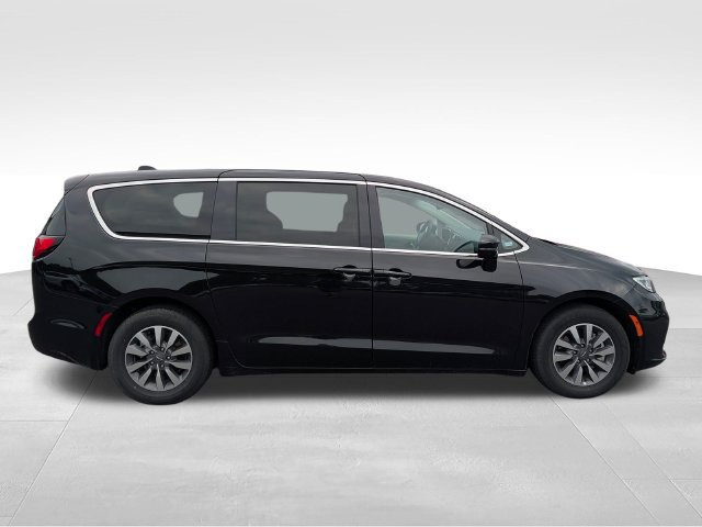 Used 2024 Chrysler Pacifica Limited FWD image 8