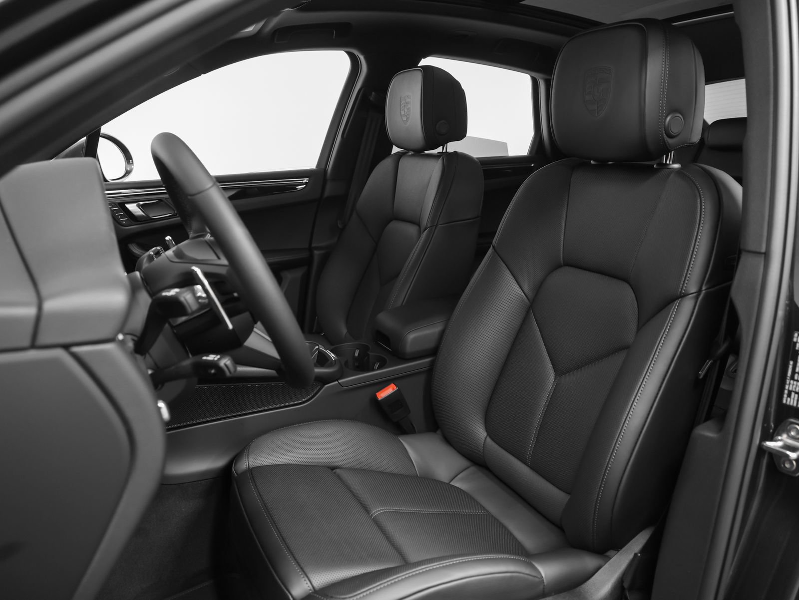 New 2026 Porsche Macan AWD/4WD image 5