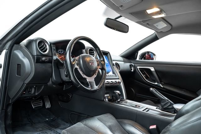 Used 2009 Nissan GT-R Premium image 17