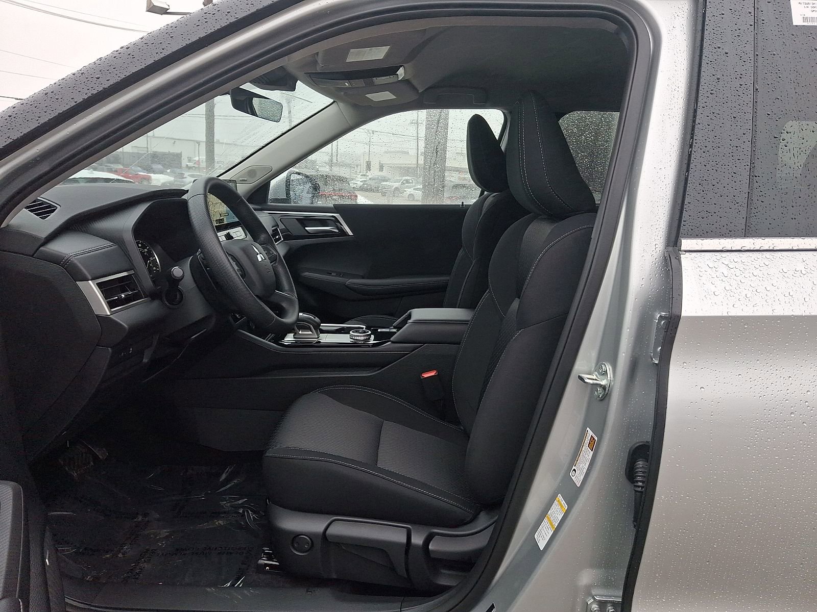 New 2026 Mitsubishi Outlander ES AWD/4WD image 12