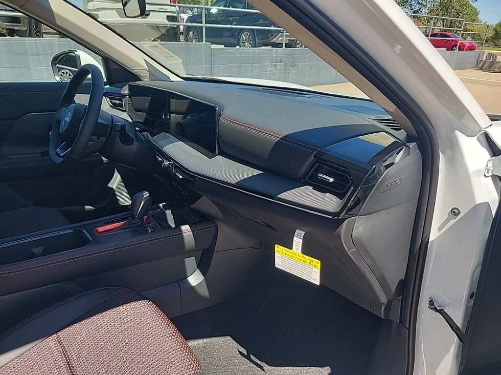 New 2025 Nissan Kicks SR FWD image 39